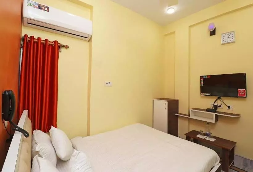 ホテル Pallyshree Guest House