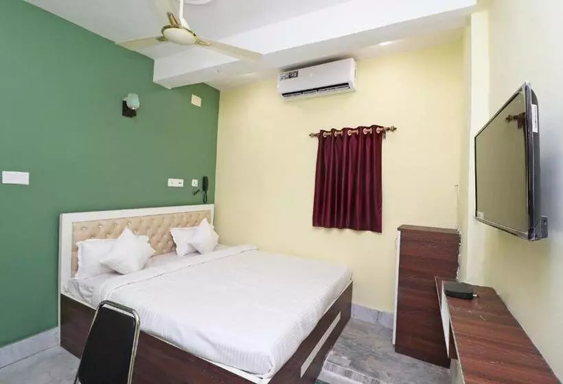 ホテル Pallyshree Guest House