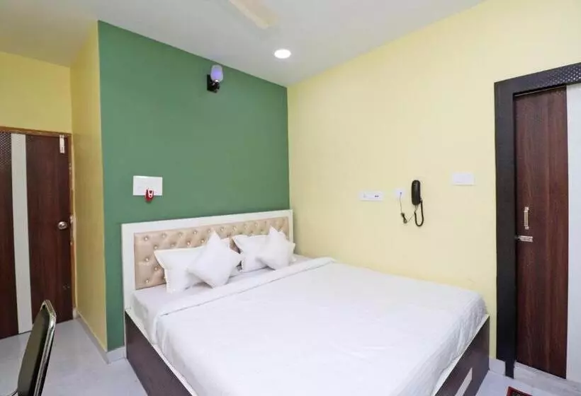 ホテル Pallyshree Guest House