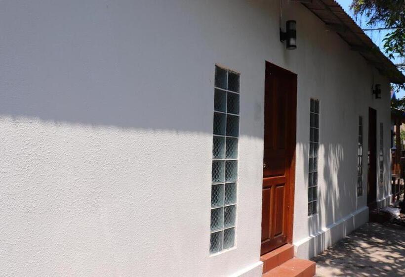 הוסטל The Big Easy Koh Rong Samloem