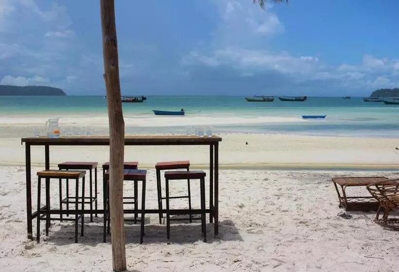 هاستل The Big Easy Koh Rong Samloem