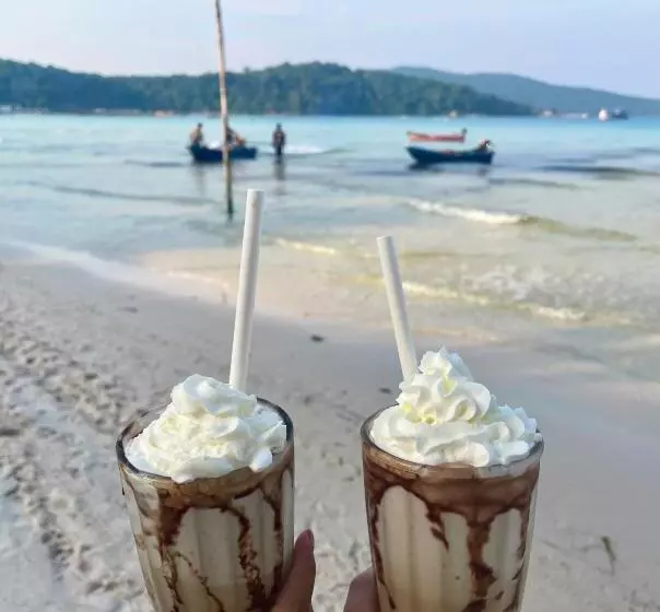 هاستل The Big Easy Koh Rong Samloem