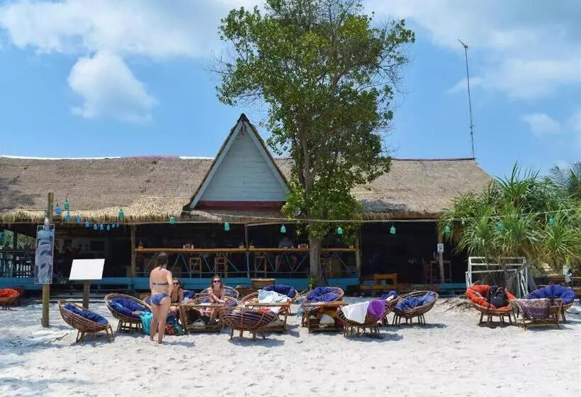 هاستل The Big Easy Koh Rong Samloem