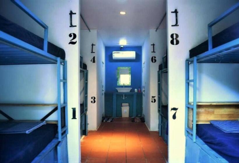 הוסטל The Big Easy Koh Rong Samloem