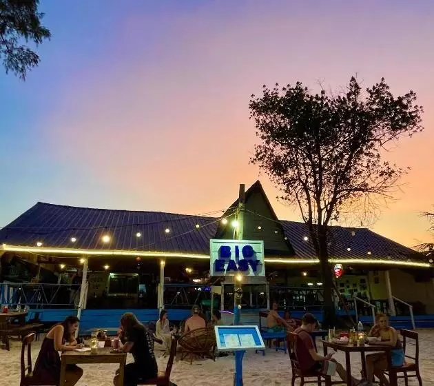 هاستل The Big Easy Koh Rong Samloem