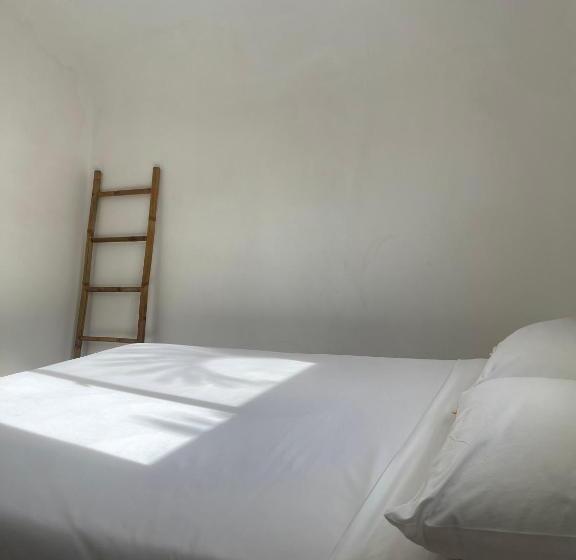 בית מלון כפרי The One Resort