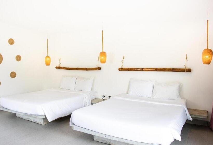 בית מלון כפרי The One Resort