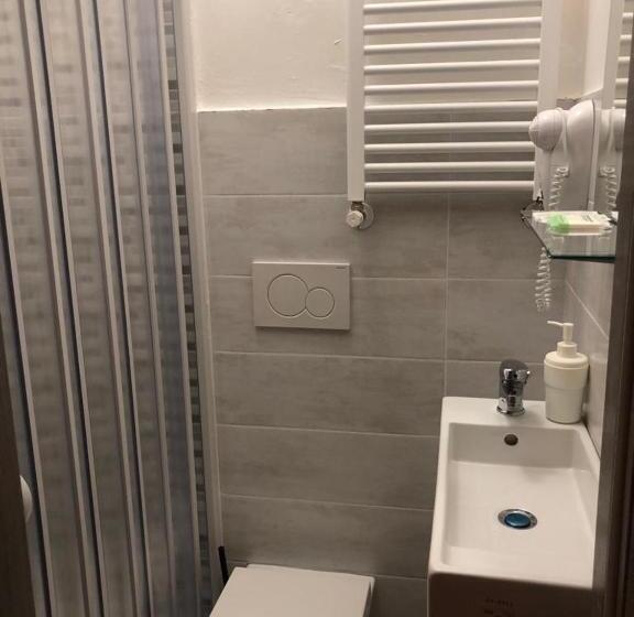 تختخواب و صبحانه Paradise Inn