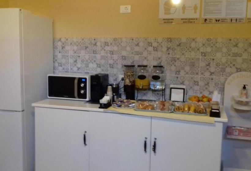 تختخواب و صبحانه Paradise Inn