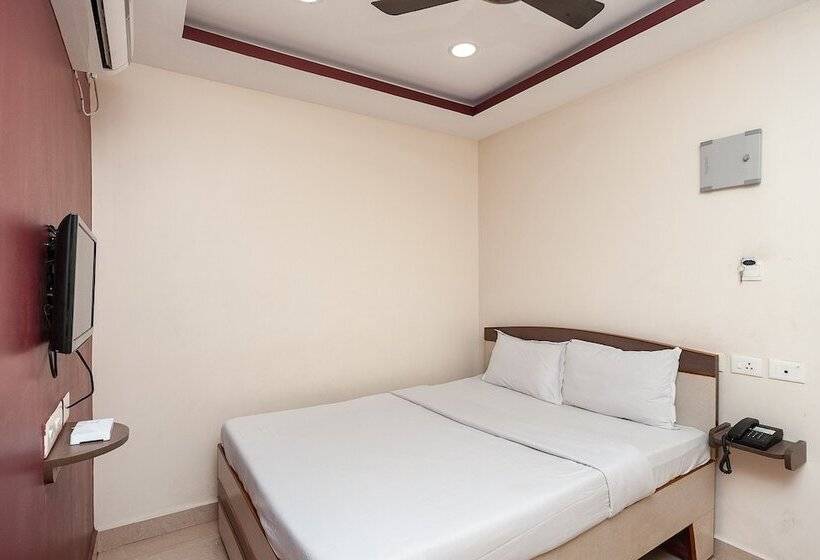 호텔 Spot On 37272 Alfa Palace