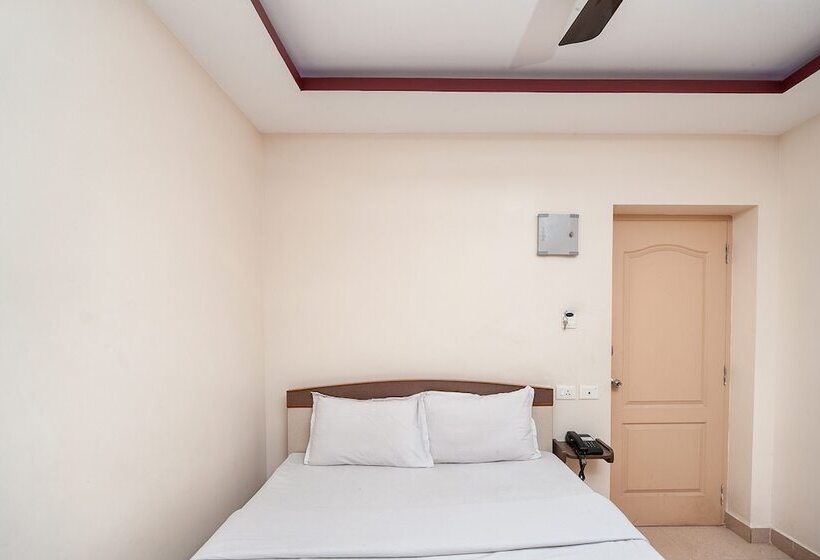 호텔 Spot On 37272 Alfa Palace