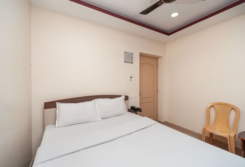 호텔 Spot On 37272 Alfa Palace