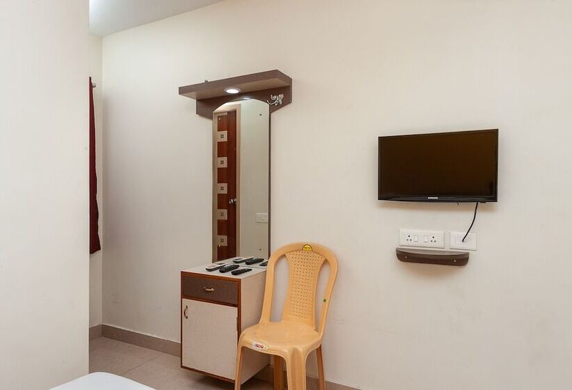 호텔 Spot On 37272 Alfa Palace