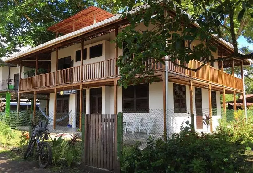 تختخواب و صبحانه Tortuguero Casa Pelican