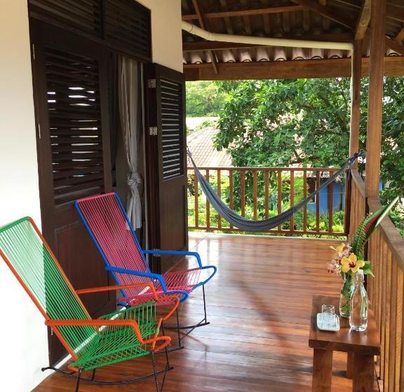 تختخواب و صبحانه Tortuguero Casa Pelican