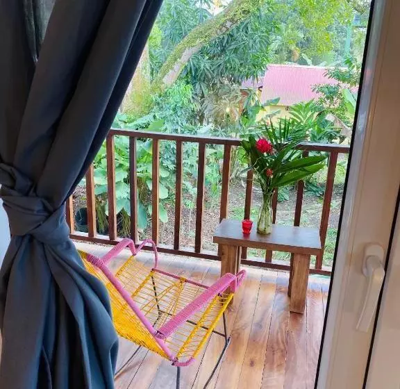 تختخواب و صبحانه Tortuguero Casa Pelican