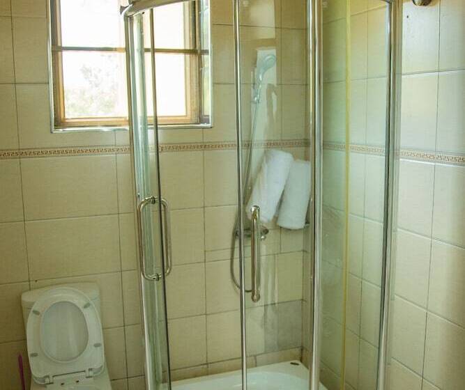 Hotel Lake Point Villa