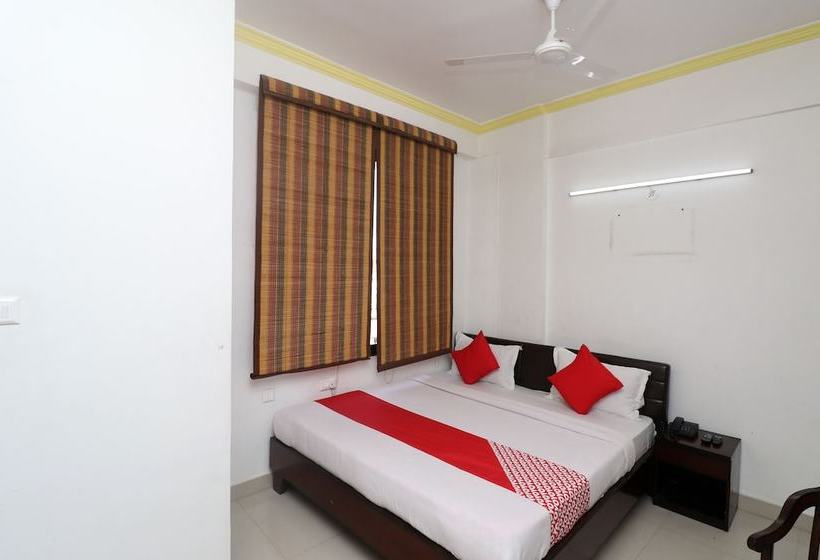 Hôtel Collection O 80995  Dev Residency