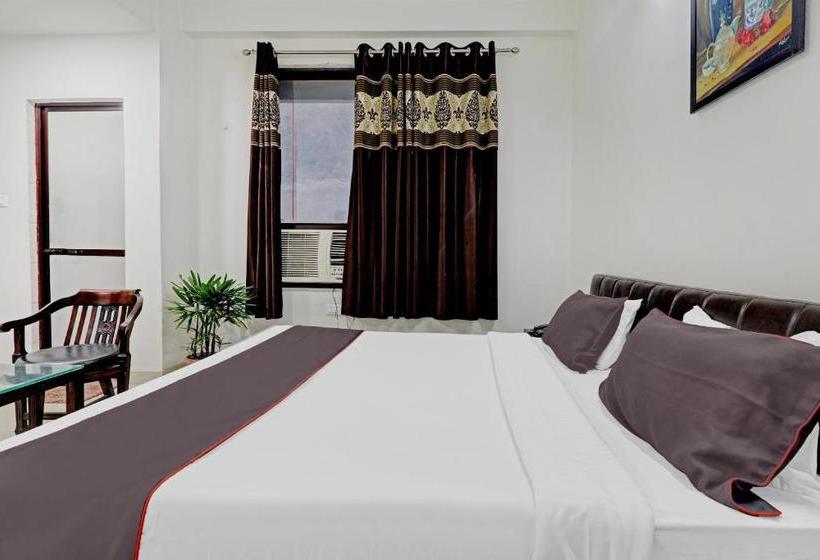 Hôtel Collection O 80995  Dev Residency