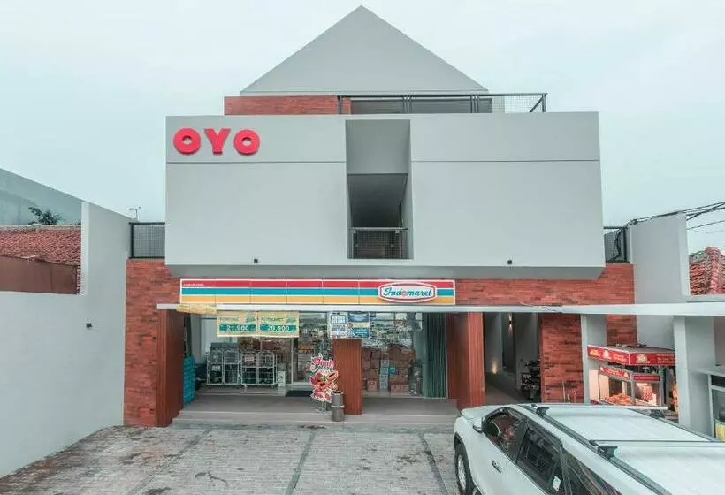 ホテル Oyo 780 Acg House Kalibata Syariah