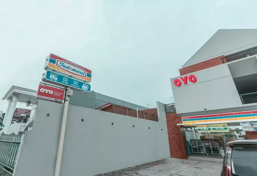 ホテル Oyo 780 Acg House Kalibata Syariah