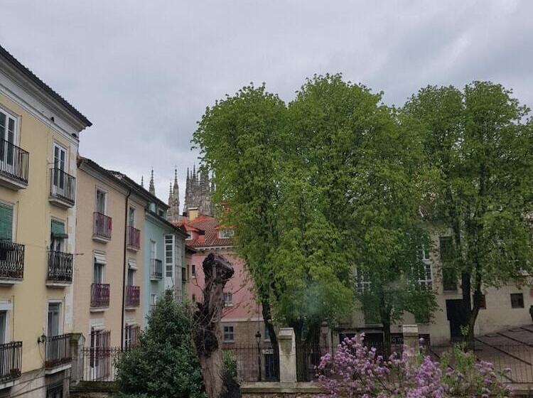 بنسيون Art Burgos