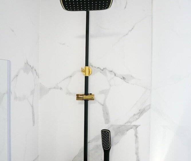 بنسيون Art Burgos