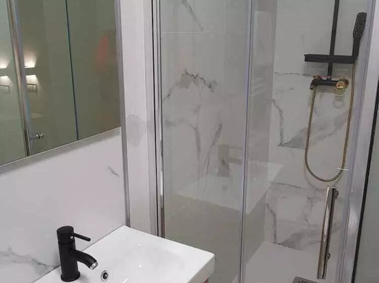 پانسیون Art Burgos