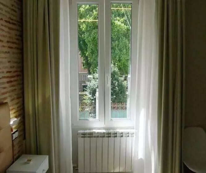 پانسیون Art Burgos