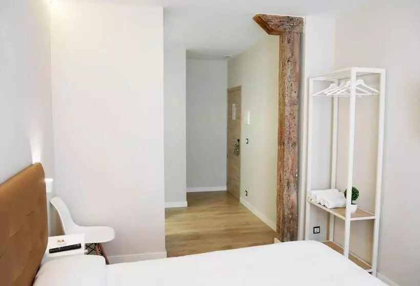 پانسیون Art Burgos