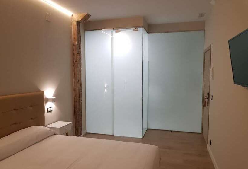 بنسيون Art Burgos