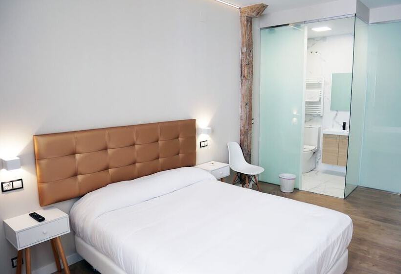 بنسيون Art Burgos