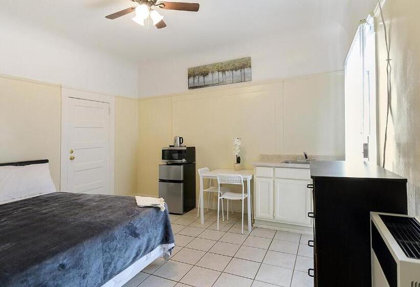 هاستل Pads On Pasadena Ave