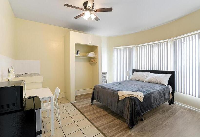 هاستل Pads On Pasadena Ave