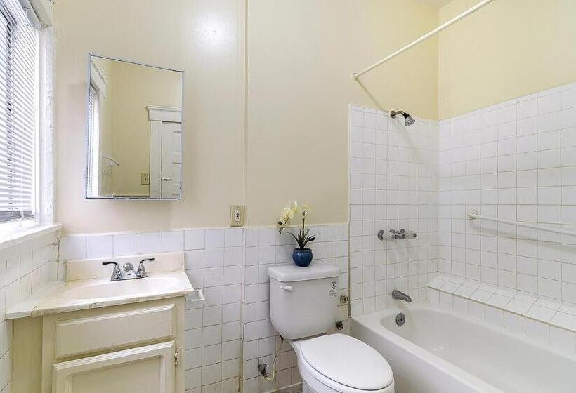 هاستل Pads On Pasadena Ave