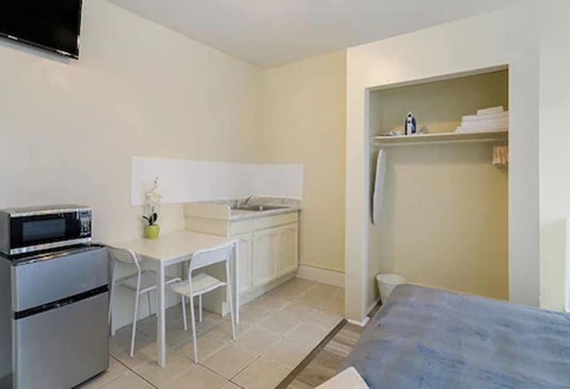 هاستل Pads On Pasadena Ave