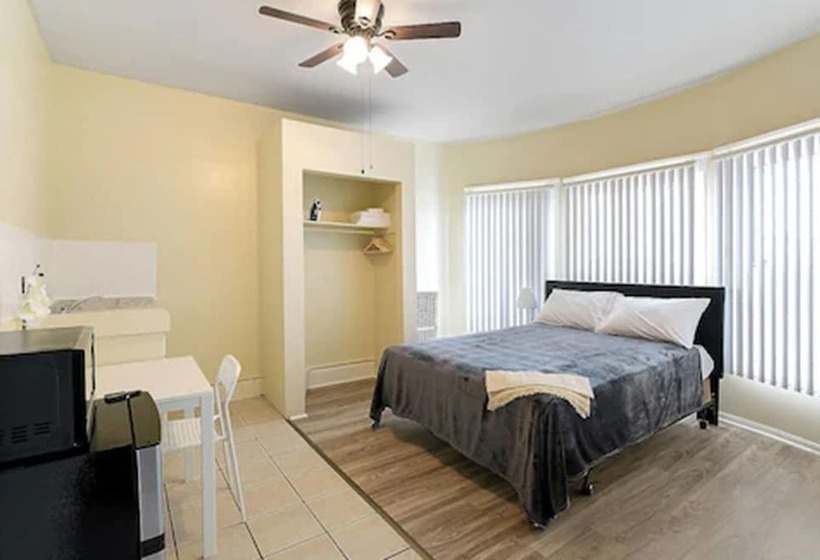 هاستل Pads On Pasadena Ave