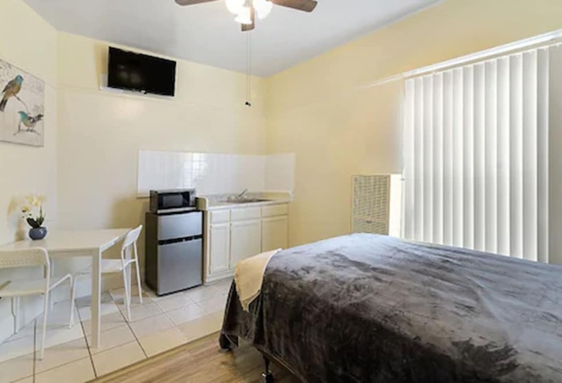 هاستل Pads On Pasadena Ave