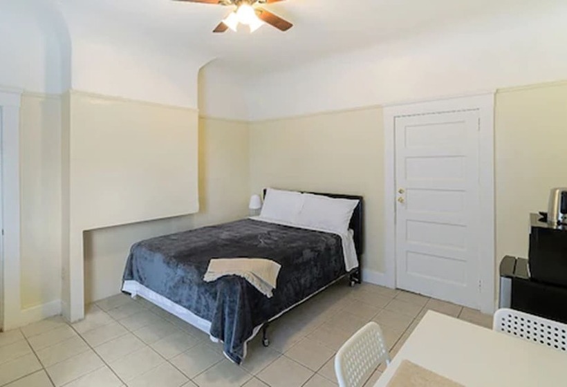 هاستل Pads On Pasadena Ave