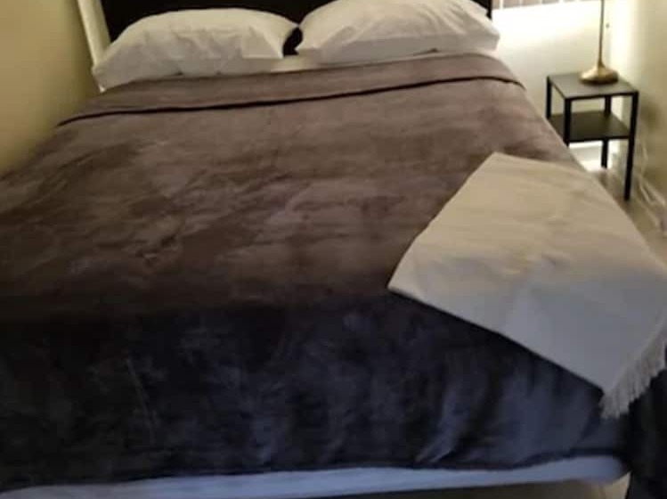 هاستل Pads On Pasadena Ave