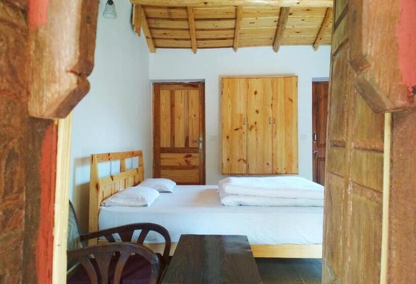 Hotel Silent Valley  Alchauna Kumaoni House Along River Kalsa