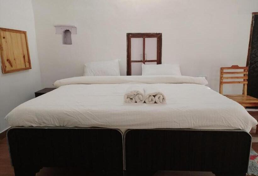 Hotel Silent Valley  Alchauna Kumaoni House Along River Kalsa