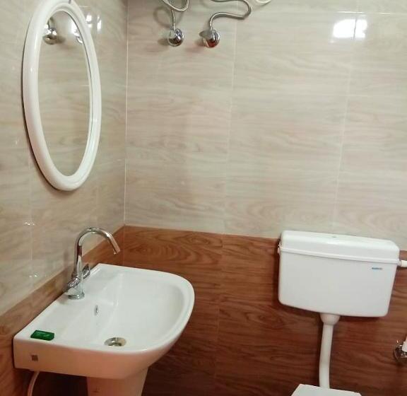 Hotel Silent Valley  Alchauna Kumaoni House Along River Kalsa