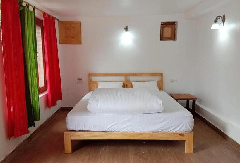 Hotel Silent Valley  Alchauna Kumaoni House Along River Kalsa