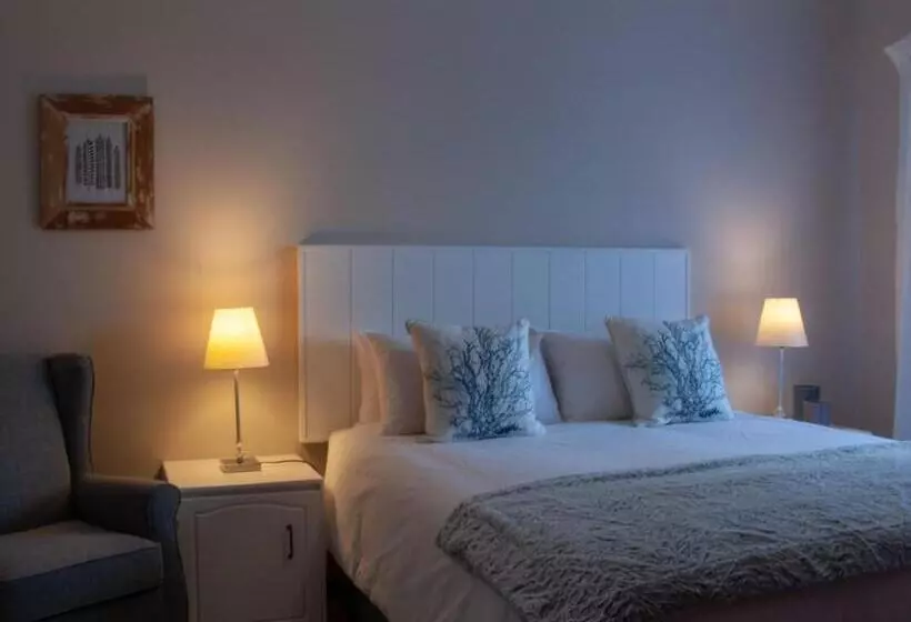 تختخواب و صبحانه Hamilton Urban Farm Guest House