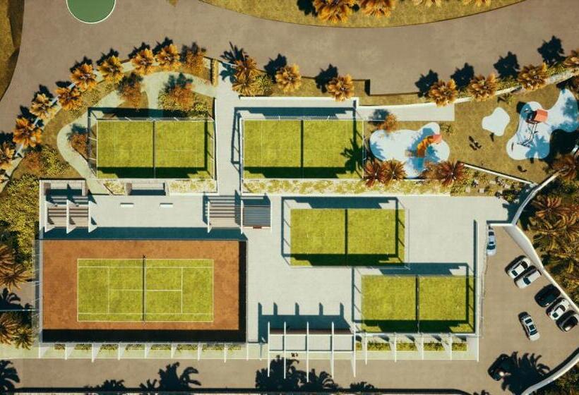 استراحتگاه Estepona Holiday Hills