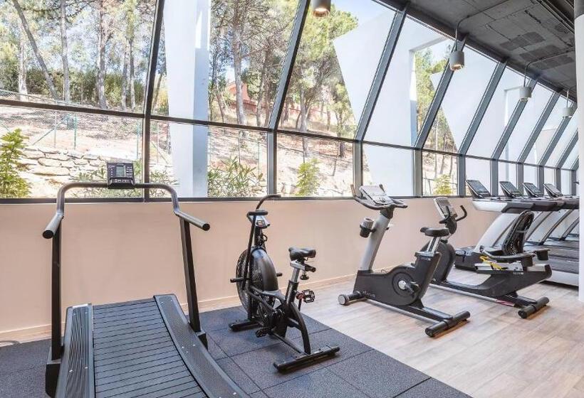 استراحتگاه Estepona Holiday Hills