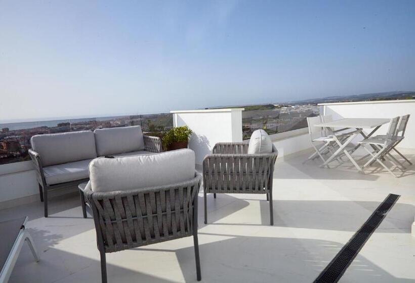 استراحتگاه Estepona Holiday Hills