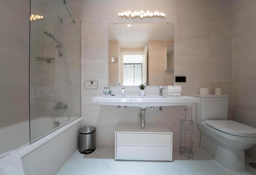 استراحتگاه Estepona Holiday Hills