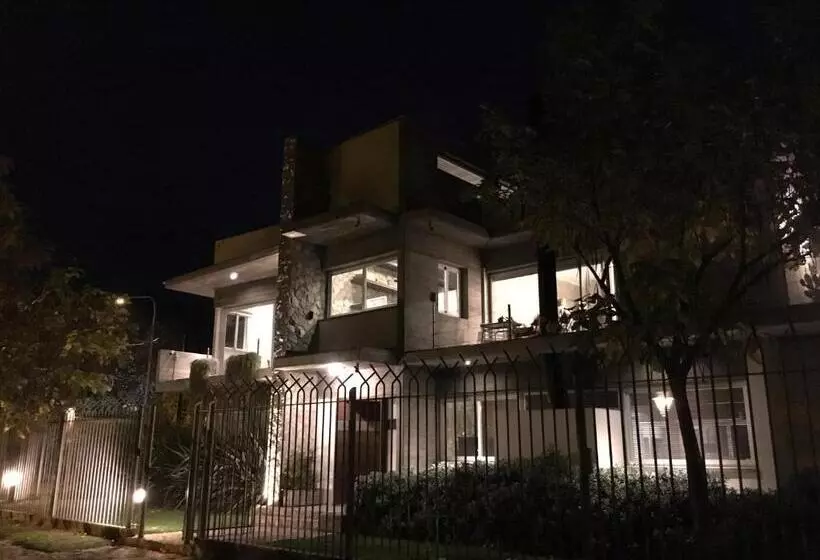 Aamiaismajoitus (B&B) Galería  Casa De Húespedes